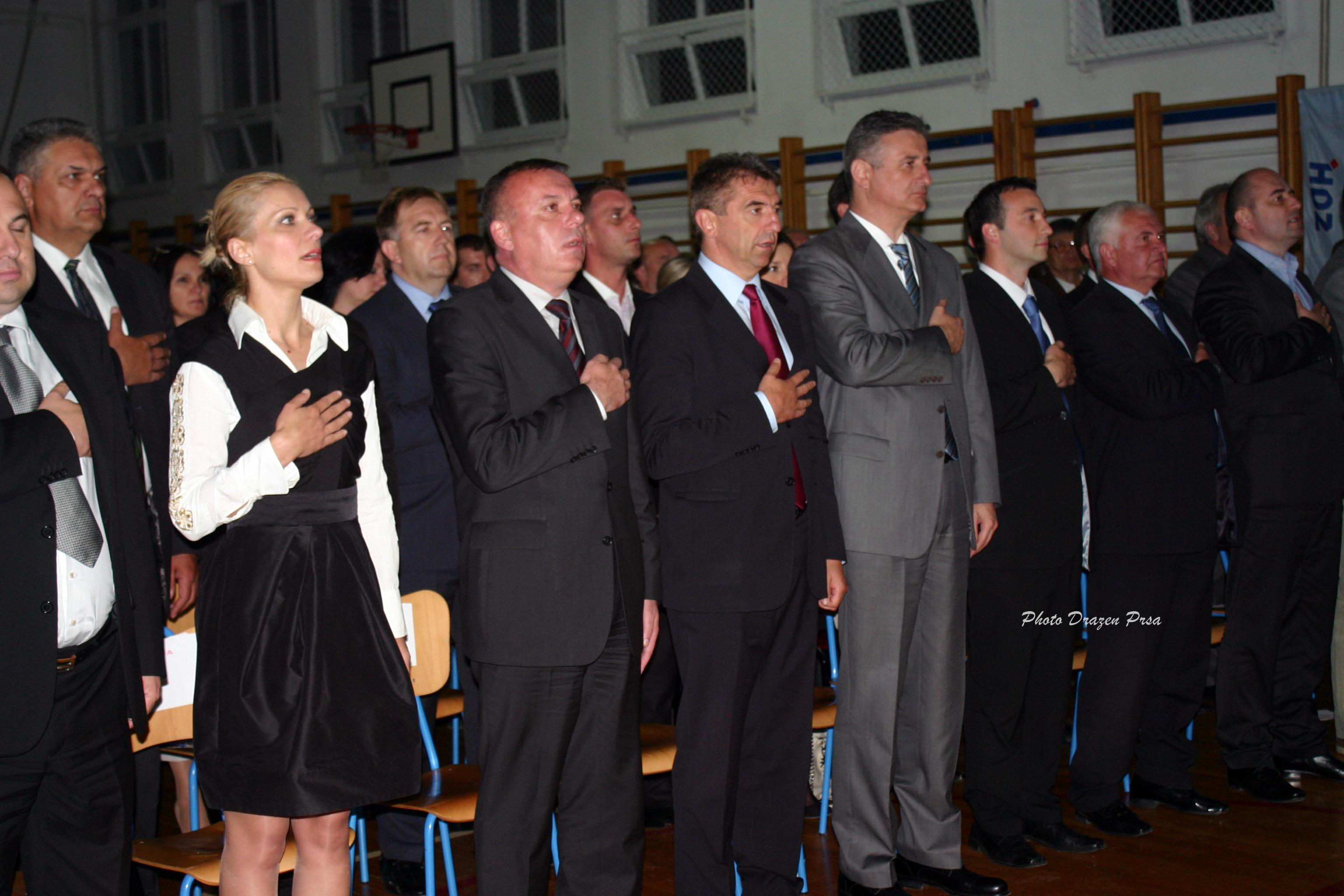 HDZ Korenica Karamarko2_prsa_11052013