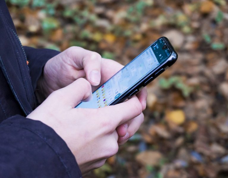 Svjetske isporuke mobitela pale na najnižu razinu u 13 godina, najviše stradaju jeftiniji modeli