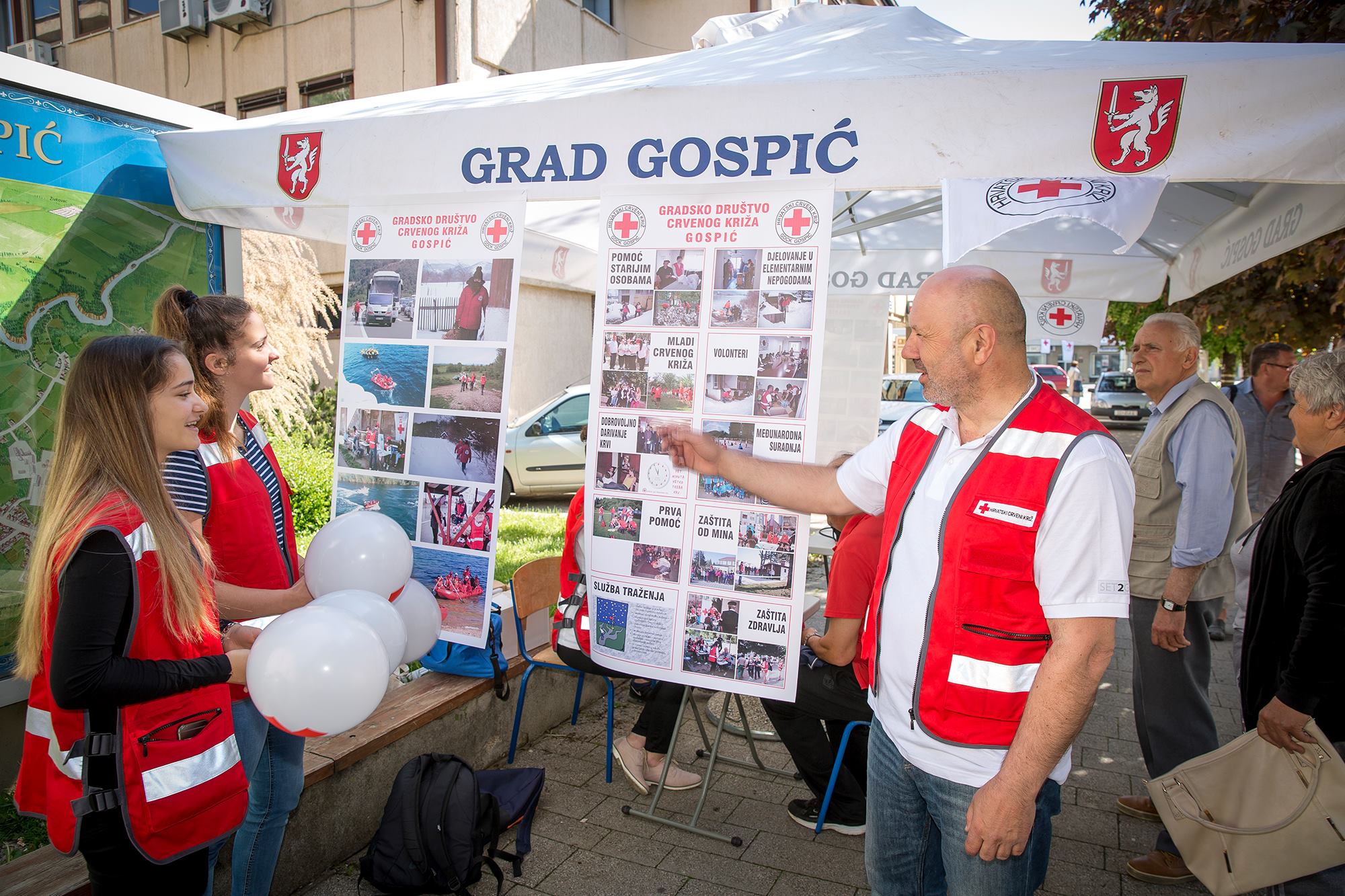 Crveni-križ, volonteri