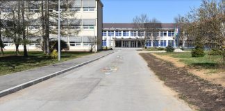 Mali Ukrajinci rado idu u školu