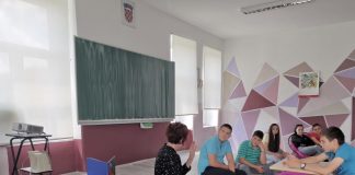 Senjska umjetnica među malim Kosinjanima