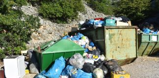 Hrpe smeća kao „dobrodošlica“