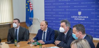 Osnovnim i srednjim školama u Ličko-senjskoj županiji dodijeljeno 1.893.615,24 kuna bespovratnih sredstava za pomoćnike u nastavi