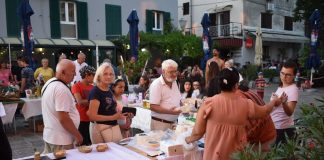 Uspješna prva ovogodišnja Lička seljačka tržnica
