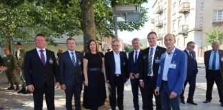 FOTO U Kninu svečana proslava povodom 27. godišnjice VRO Oluja, Dana pobjede i domovinske zahvalnosti i Dana hrvatskih branitelja