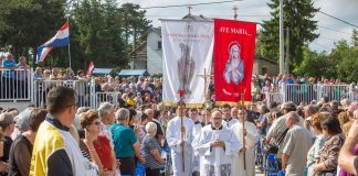 Župan Petry na Danu hrvatskih mučenika u Udbini