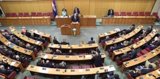 Predsjednik ukrajinskog parlamenta Stefančuk: “Hrvatima i Ukrajincima isto zvone zvona Vukovara i Mariupolja, Buče i Gospića”