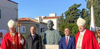 U Novalji svečano otkrivena bista nadbiskupa Antona Tamaruta