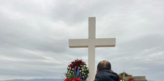 Ličko-senjski župan Petry odao počast žrtvama Škabrnje