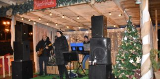 Adventski sajam uz pjesmu, delicije i radost pobjede Vatrenih