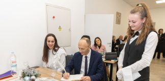 U Strukovnoj školi Gospić održana božićna priredba i otvorenje novouređenog praktikuma vrijednog 1,2 milijun kuna