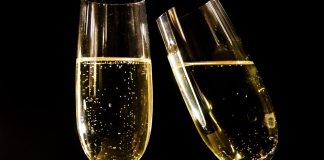 Sretnu Novu godinu želi Vam portal Lika online