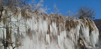 Jutros Gospić opet najhladniji, a na Plitvicama „ledena bajka“