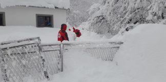 FOTO Crveni križ Grada Gospića brine se za svoje korisnike i pruža pomoć u zimskim uvjetima