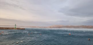 FOTO/VIDEO Crveni meteoalarm upaljen za Velebitski kanal, pogledajte kako bura nosi sve pred sobom u Karlobagu