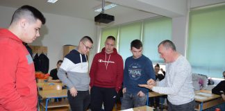 Maturanti iz Otočca upoznali oružje za lov i sport