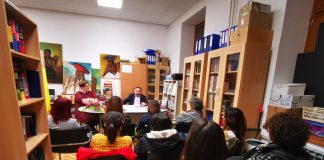 Književnik Zoran Ferić gostovao u perušićkoj knjižnici