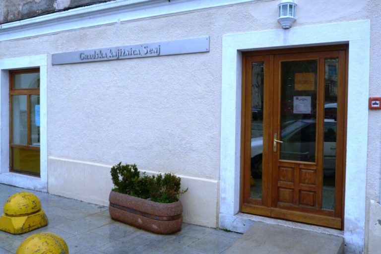 Senjski branitelji izlažu fotografije u čast Oluje: Otvorenje izložbe „Mojoj lijepoj zemlji Hrvatskoj“