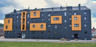 Prvi stanari useljavaju u zgradu Kosinjka u Perušiću