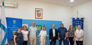 Župan Petry potpisao ugovore o financiranju institucionalne podrške udrugama s područja Ličko-senjske županije za 2024. godinu