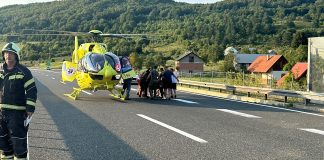 FOTO Teška prometna nesreća na autocesti kod Otočca: pet ozlijeđenih, prekinut promet