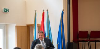 Općina Brinje pomaže svojim građanima uoči blagdana: Božićnice za socijalno ugrožene i umirovljenike