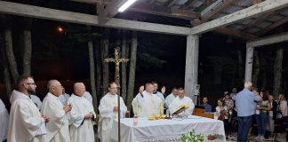 Sveta misa i procesija uoči proslave Velike Gospe na Krasnu