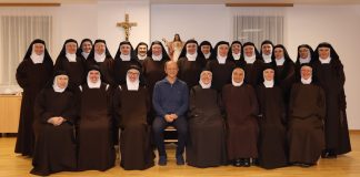 Zajedničko učenje i rast: Sestre bosonoge karmelićanke na tečaju u Gospiću