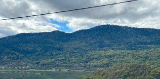 Vode rijeke Like poplavile su Lipovo polje u Kosinju