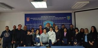 PU ličko-senjska održala svečanost polaganja prisege za nove hrvatske državljane