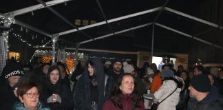 Daleka obala oduševila Gospić na Adventu u srcu Like