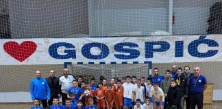 Poklon za “Marakanu Gospić” na njihovom turniru – pobjednik 10. turnira NK Gospić 91. – 2014.