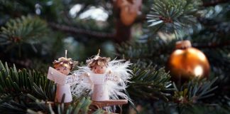 Dragi naši, želimo vam sretan Božić i blagoslovljene blagdane!