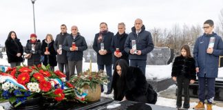 Župan Petry sa suradnicima odao počast Milanu Koliću, dugogodišnjem gradonačelniku Gospića i županu Ličko-senjske županije