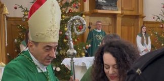 Biskup Medo krstio peto dijete obitelji Ramljak u Korenici