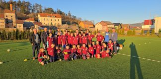 Župan Petry dodijelio NK Otočcu 200 majica za mlađe uzraste