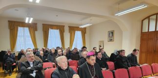 Korizmeni susret svećenika u Gospiću: naglasak na nadi i crkvenom oprostu