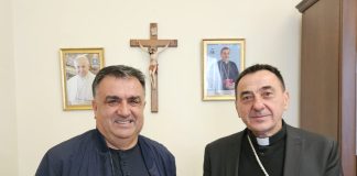 Biskup Medo primio fra Ivana Sesara, generalnog vizitatora Franjevačke provincije