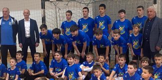 Rukometnom klubu Senj uručena donacija od 120 majica za najmlađe uzraste