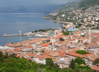 Grad Senj povećao naknade za novorođenčad u 2026. godini