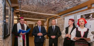 Otvorena novouređena dvorana “dr. Ante Starčević” i predstavljena izložba radova za Memorijalni centar Domovinskog rata