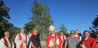 Donji Kosinj svečano proslavio svetkovinu svetih Petra i Pavla – otkriveno poprsje Ambroza Kacitića, prvog hrvatskog tiskara