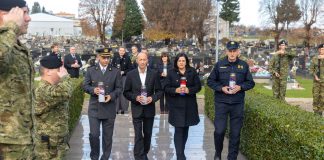 U Gospiću obilježen blagdan Svih svetih uz polaganje vijenaca i sjećanje na poginule i umrle