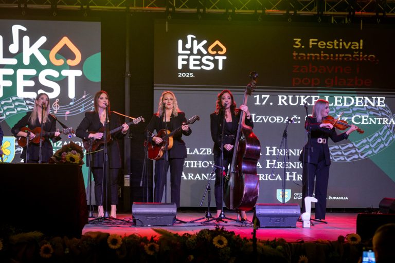 Gospić uživao u glazbenoj večeri trećeg Lika Festa