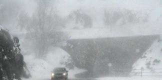 Crveni alarm pod Velebitom: snijeg u gorju i olujna bura na Jadranu