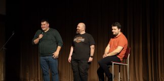 FOTO Smijeh obilježio završnu večer Noći kazališta u Otočcu