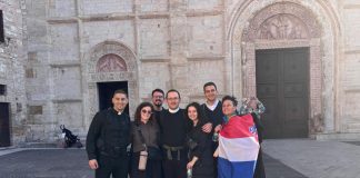 Hodočasnici Gospićko-senjske biskupije započeli hodočašće posjetom Asizu