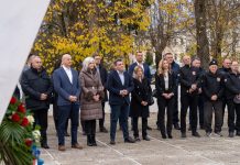 Dan sjećanja obilježen u Otočcu uz svijeće, vijence i zajedničku molitvu