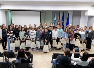 U Gospiću svečano otvoren Centar izvrsnosti matematike Podružnice Lika