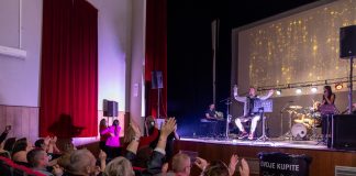 Večer za dušu u Gospiću oduševila publiku: Siniša Biško i Ethno orchestra priredili glazbeni spektakl